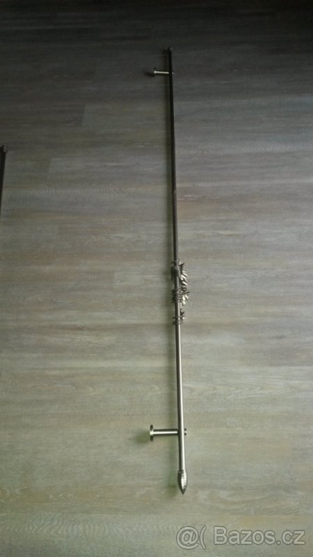 Záclonová tyč.