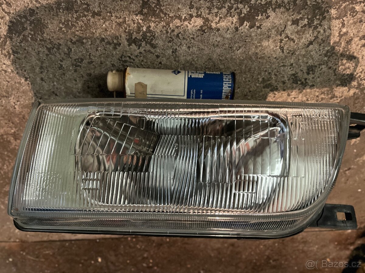 přední reflektor NISSAN Sunny