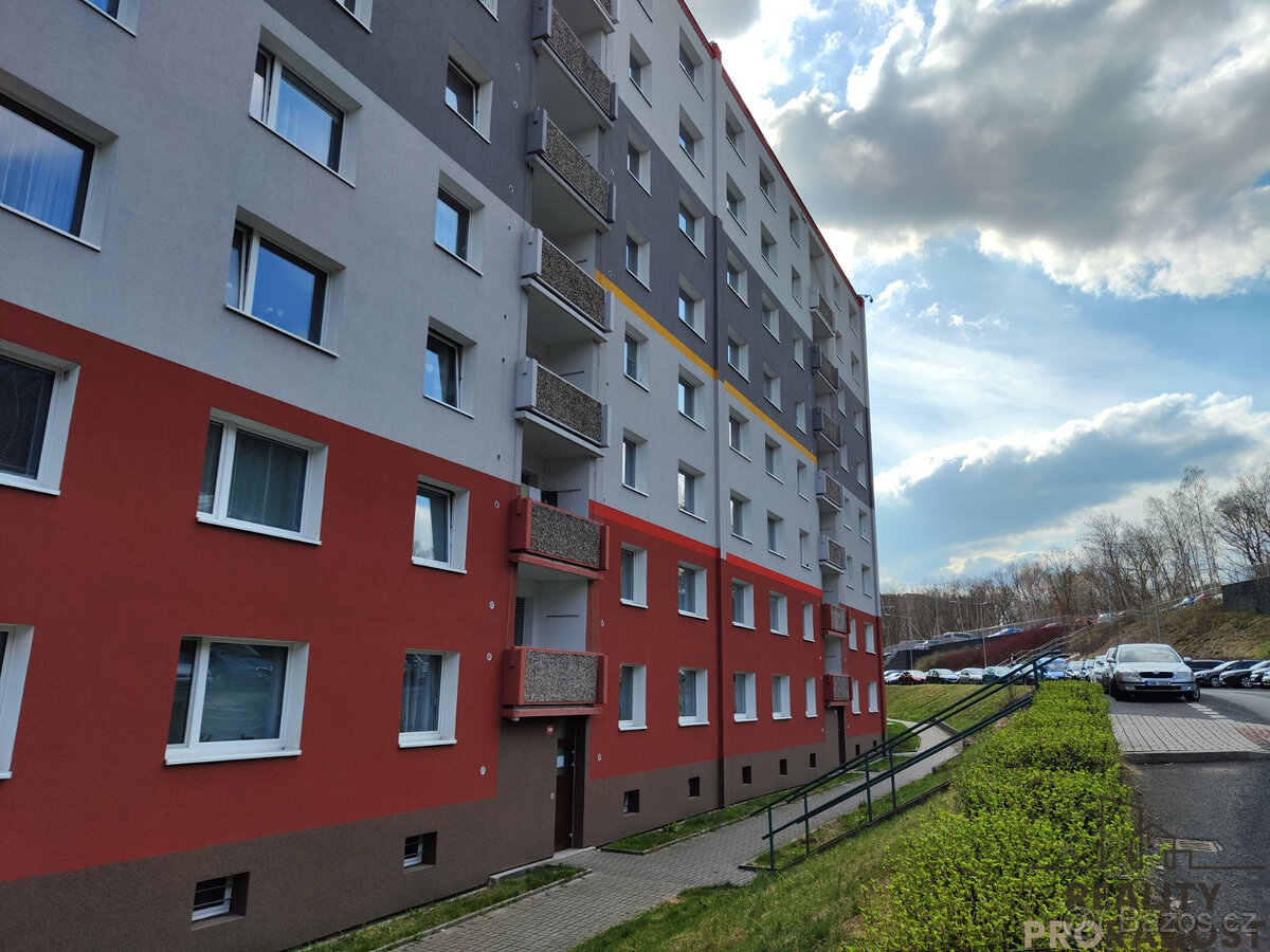 Pronájem družstevního bytu 2+1 v Chomutově na Kamenném vrchu