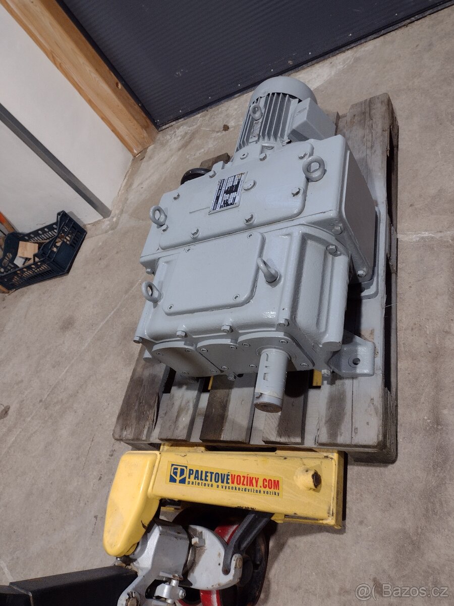 elektromotor s převodovkou 4 Kw variátor