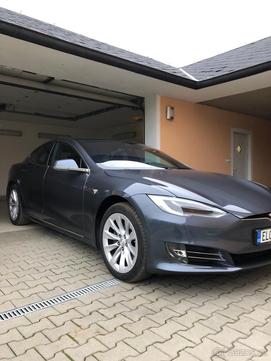 Tesla Model S Long Range