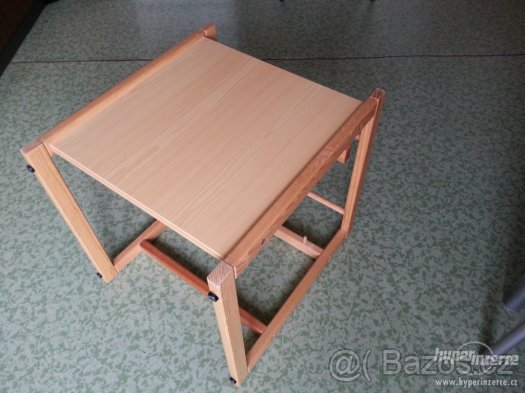 Dětský stoleček