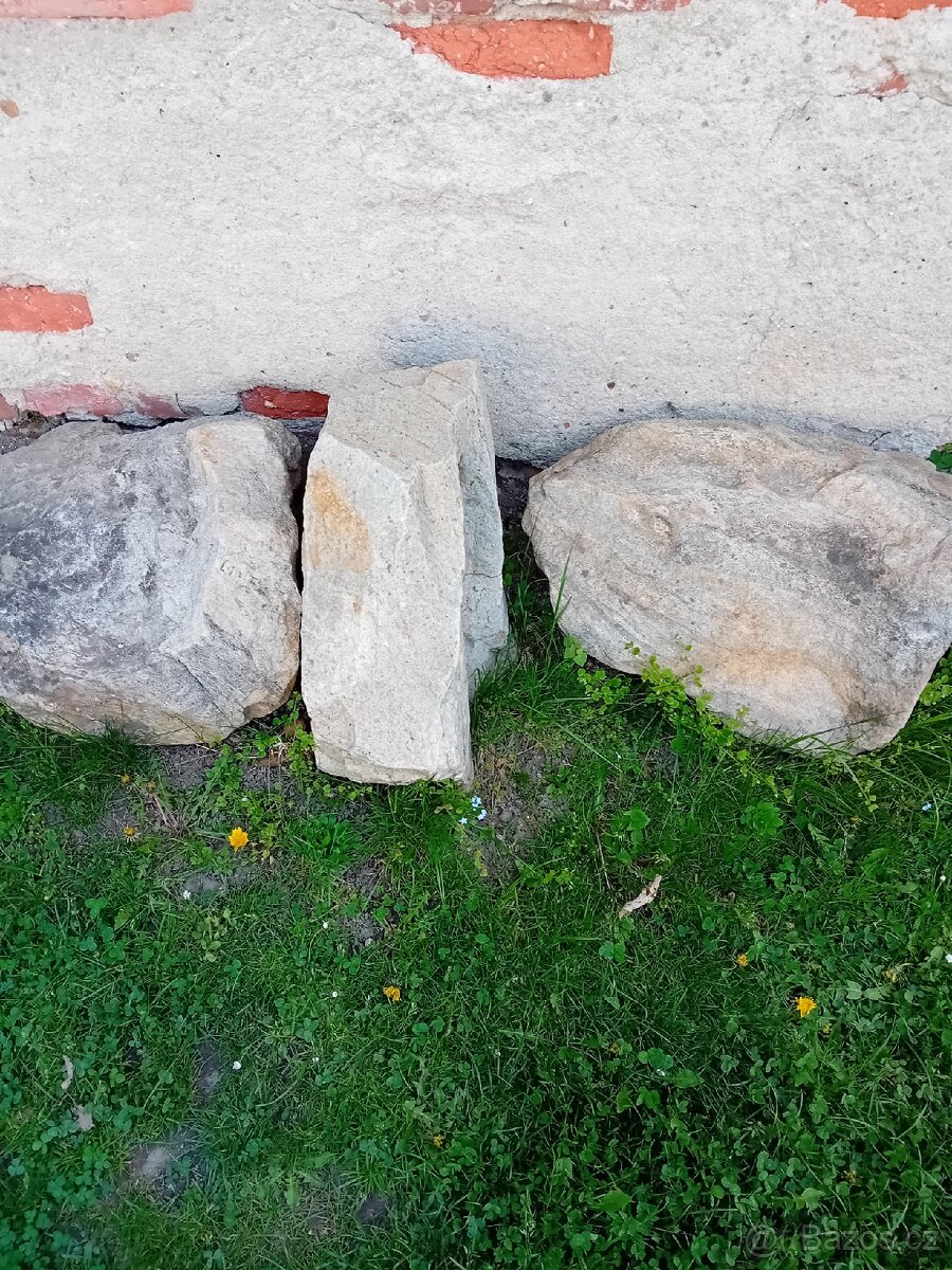 Velké kameny ZA ODVOZ