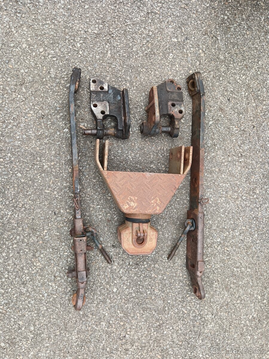 ZETOR RAMENA ZÁVĚS KONZOLE 6211,6245,7211,7245,7711,7745..