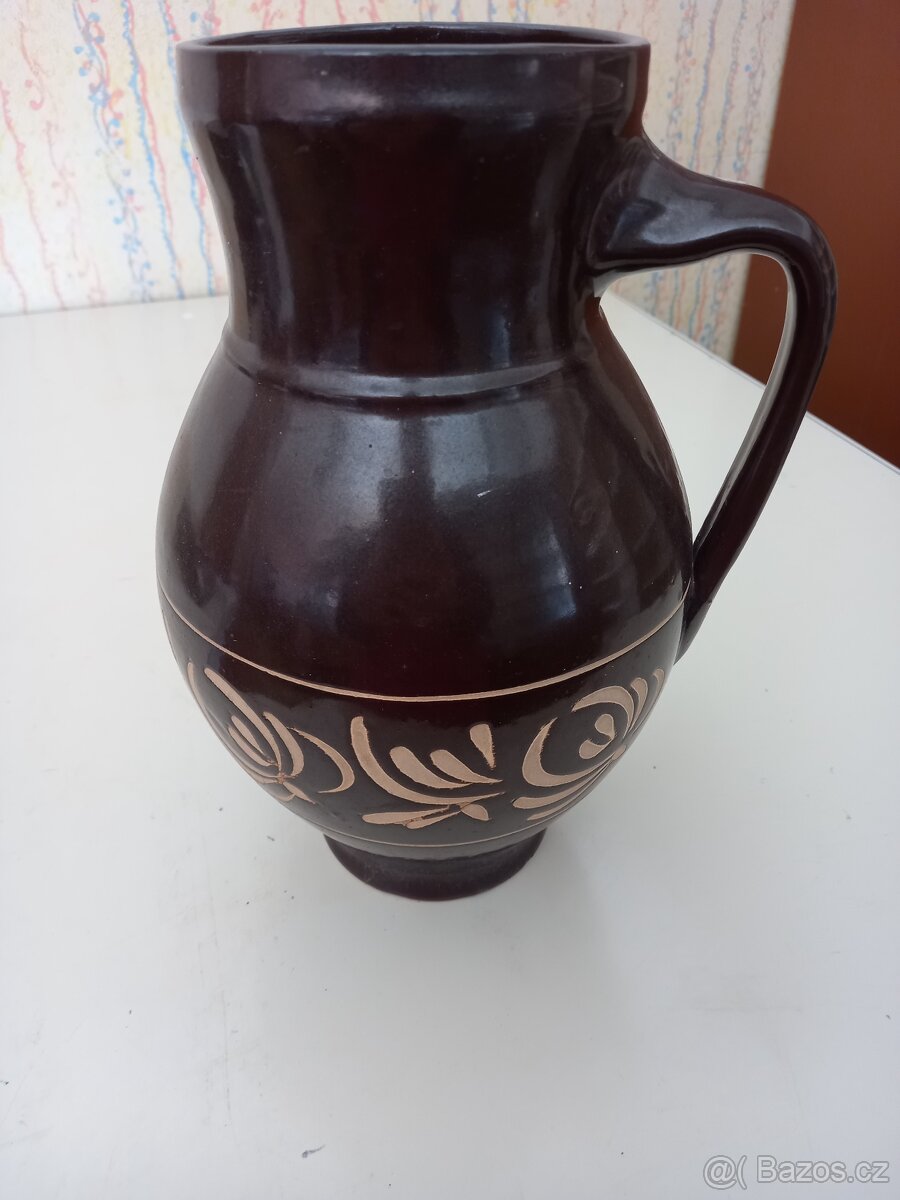 Sklo a porcelán