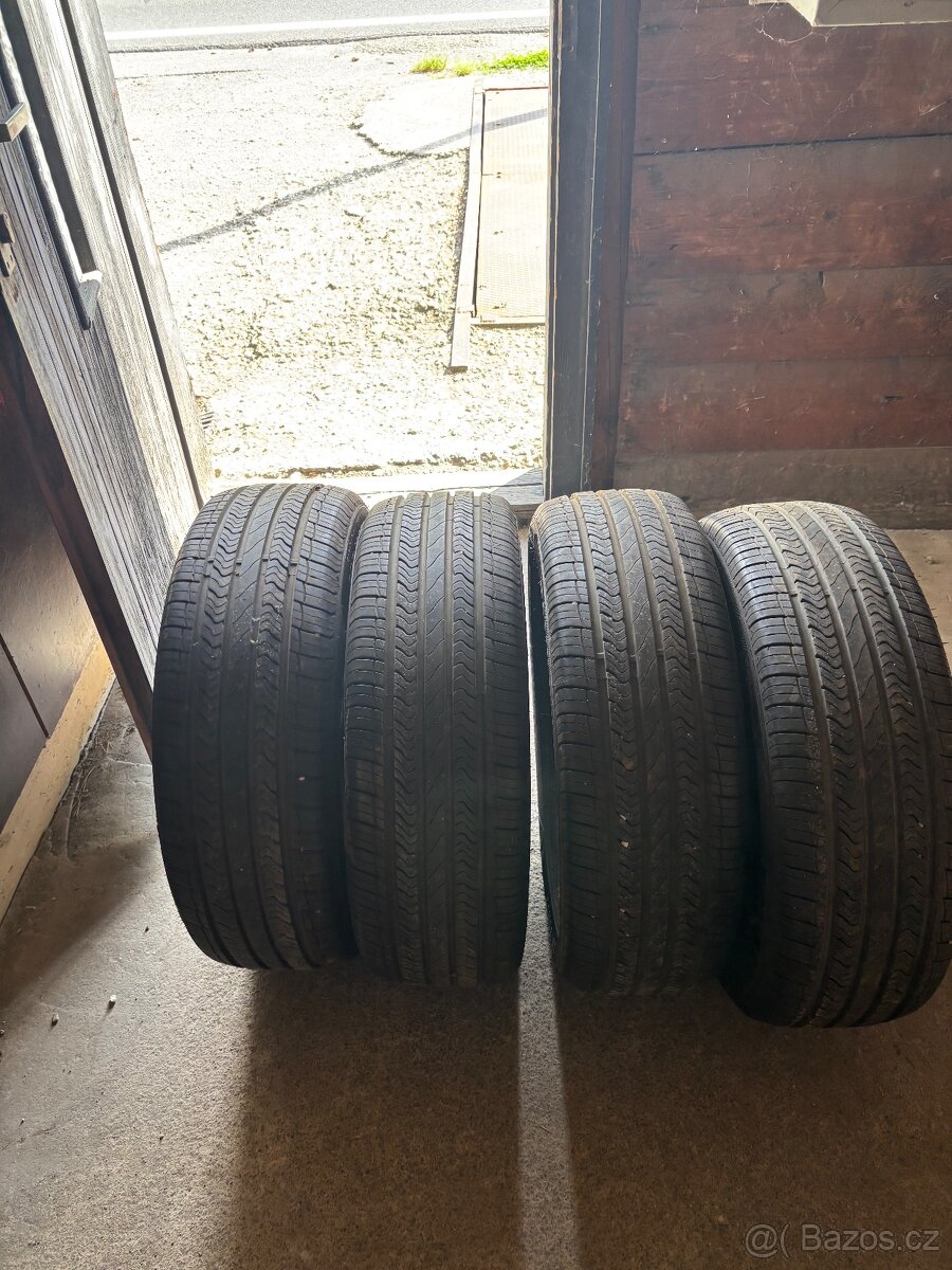 Prodam Letni pneu Tomket 225/60R17
