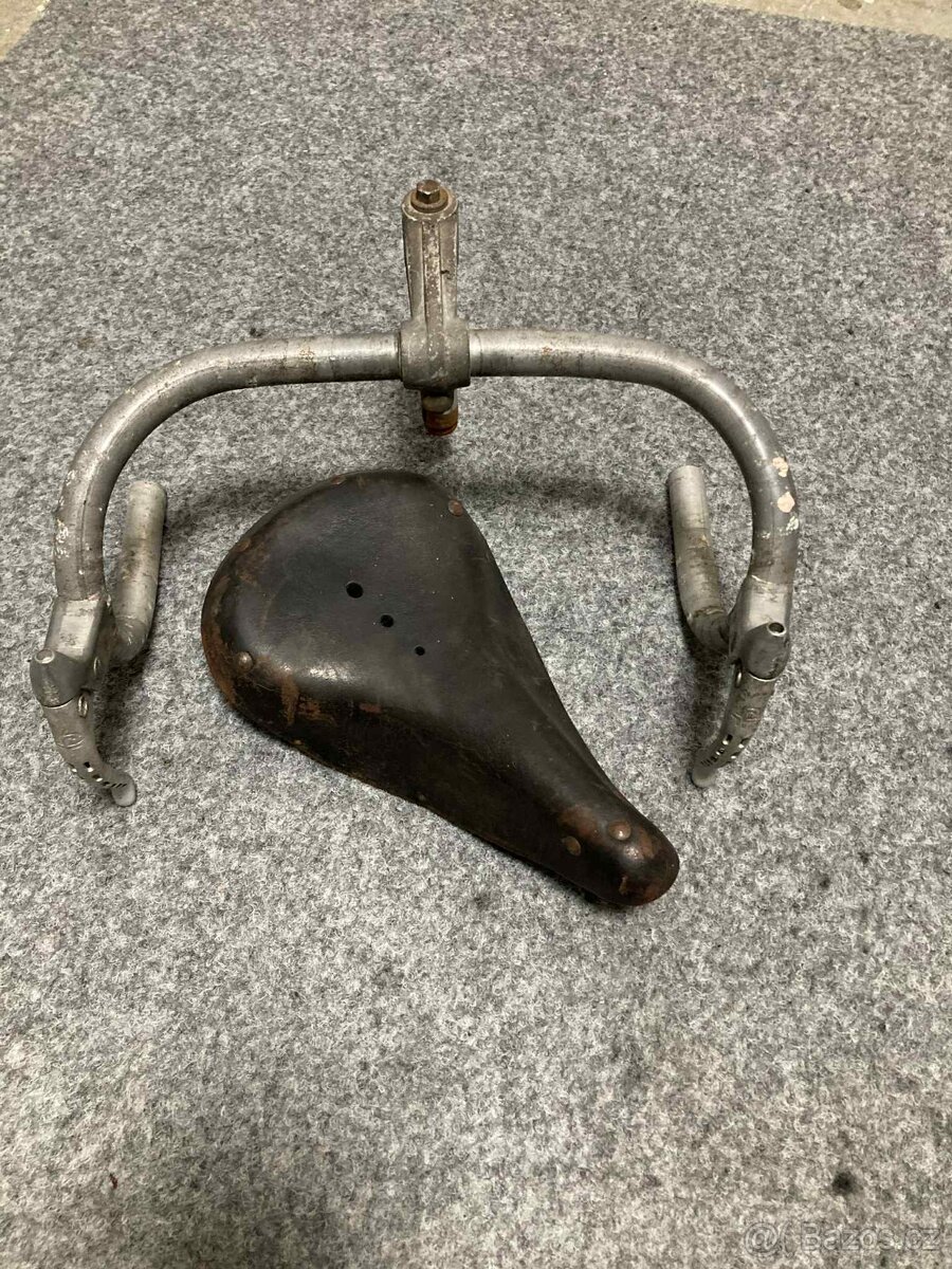 Řidítka Favorit, sedlo, pláště Barum