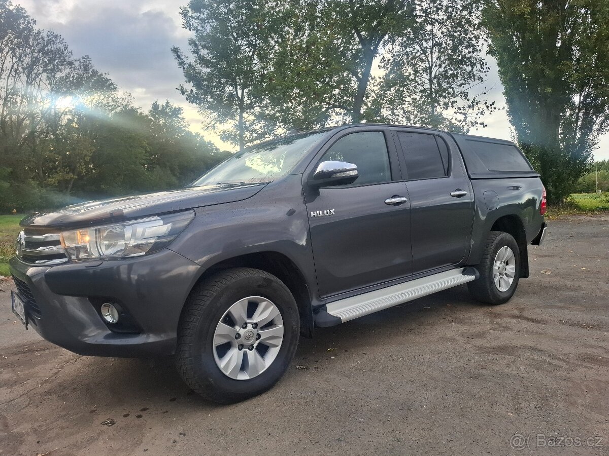 Toyota Hilux 2.4D-4D 6MT 4x4