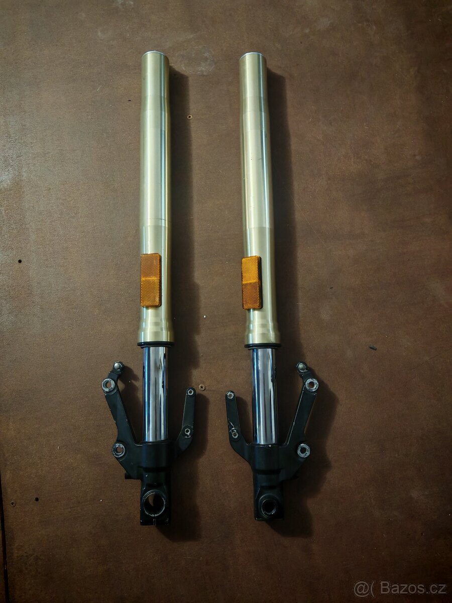 Přední vidlice YZF R1