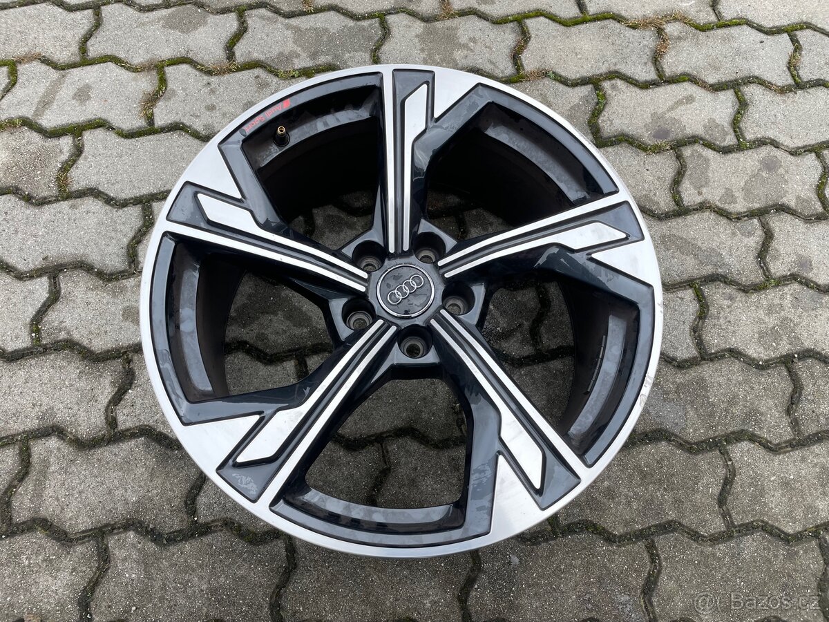 1kus original Audi R19 audi sport