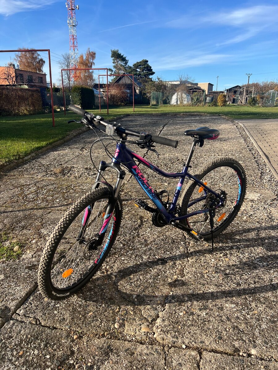 Dívčí cyklistické kolo