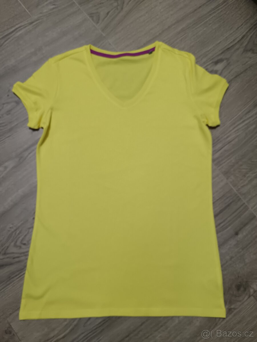 Dámská trička nová S M