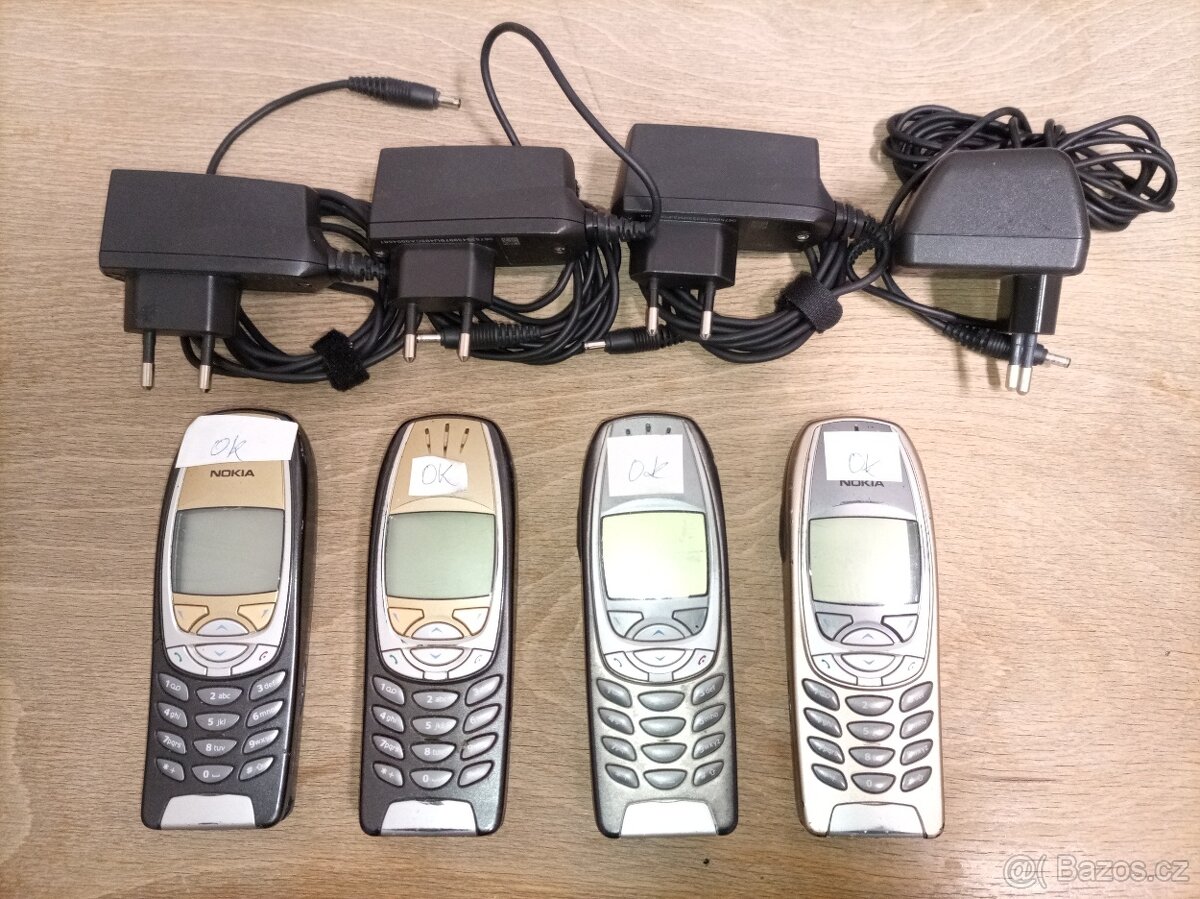 Prodám retro mobily Nokia 6310i a široké příslušenství