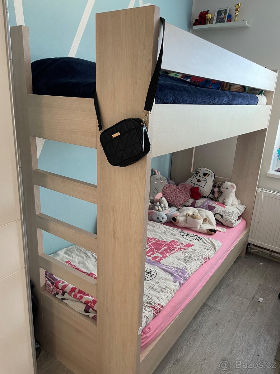 Patrová postel z masivu