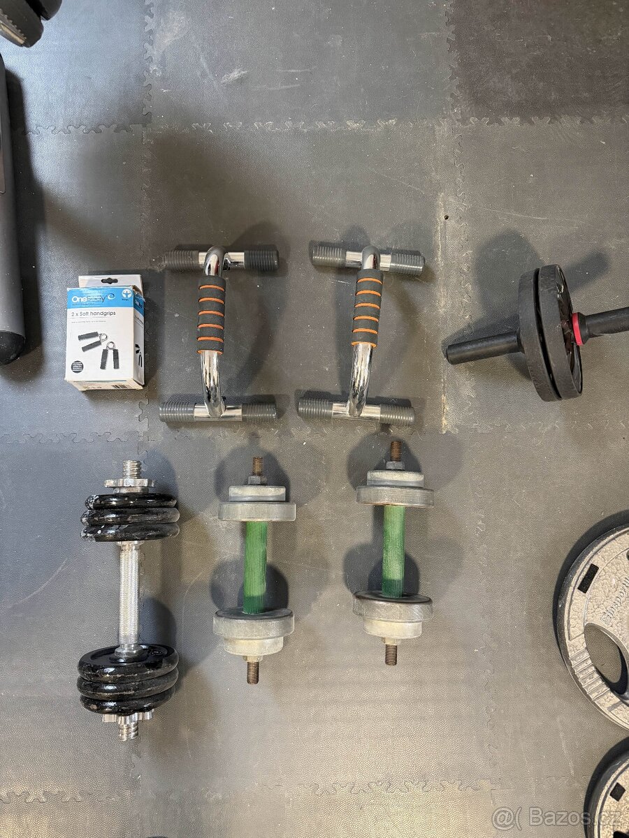 Sada závaží a věcí na cvičení