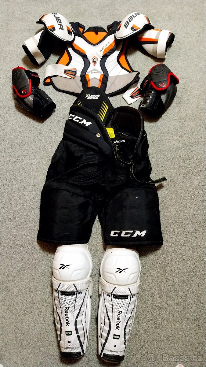 Hokejová výstroj 147-165 cm