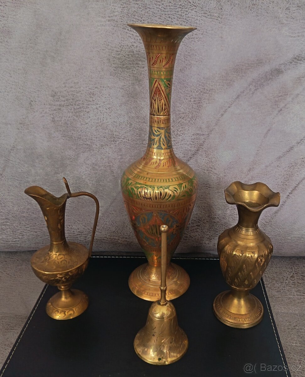 Mosazné vázy,karafa , zvoneček