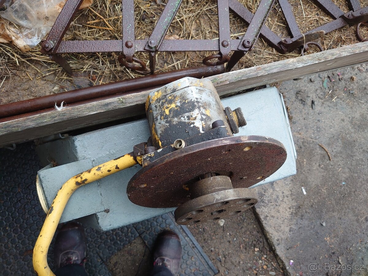 Hydromotor a cerpadlo dvojče