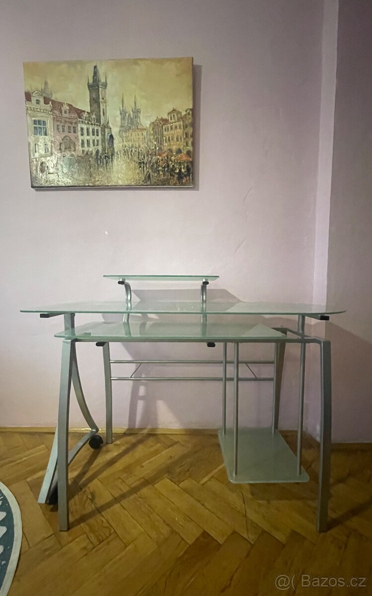 Prodám rozkládací skleněný PC stůl – variabilní