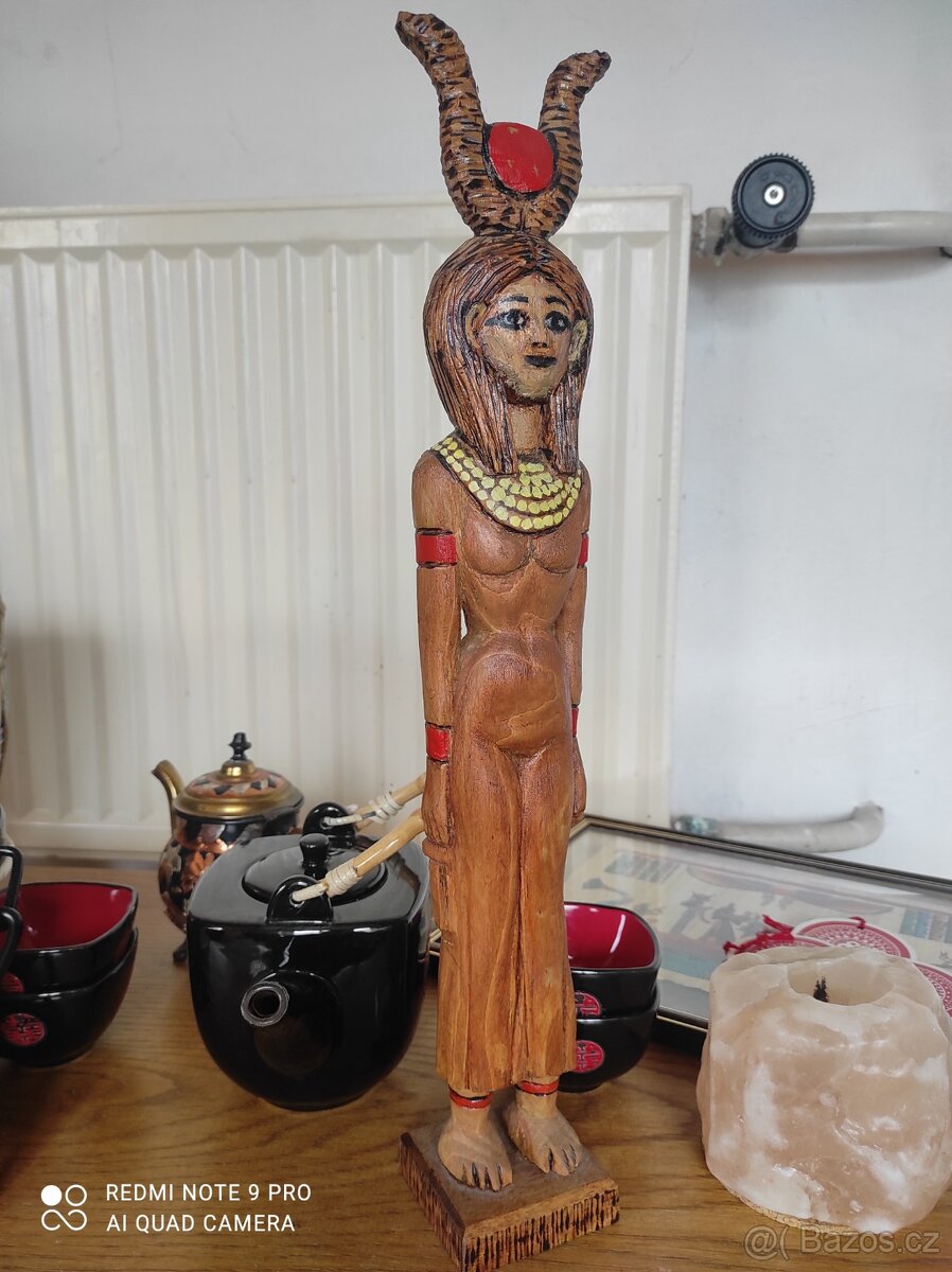 Soška Hathor Egypt dřevěná