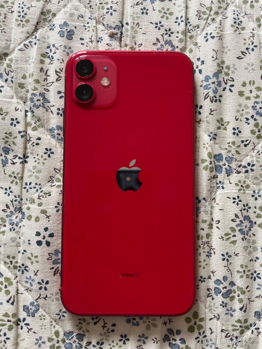 IPhone 11, červený