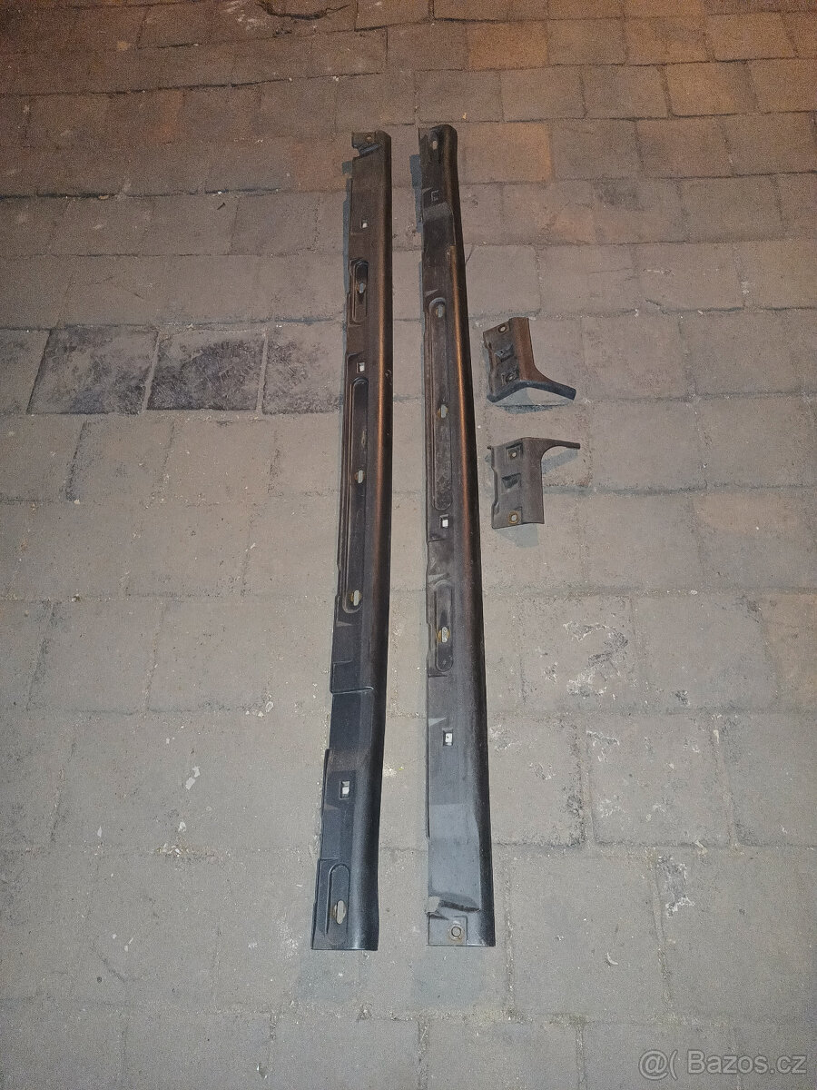 Prahové lišty Ford Focus 05-11 HTB