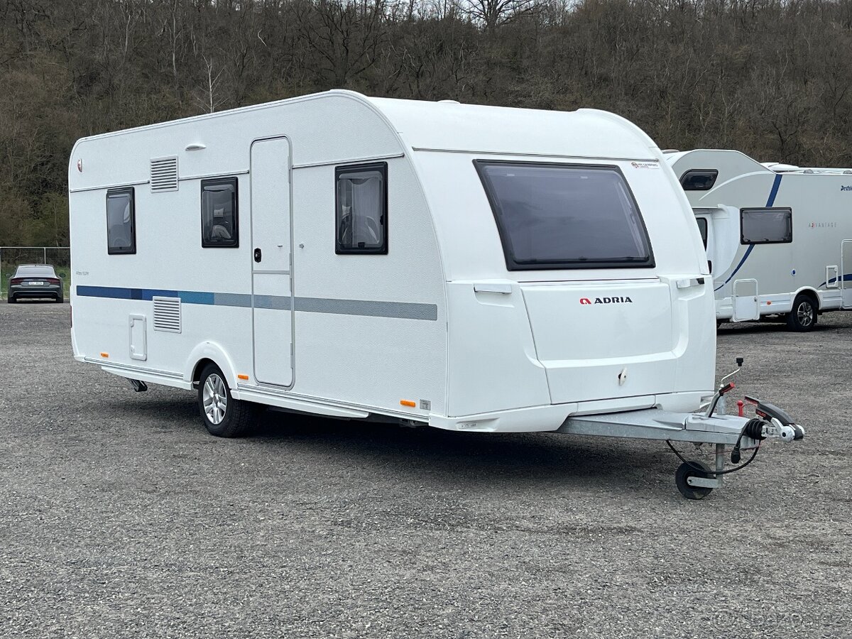 Karavan Adria Altea 552PK, předstan Isabella