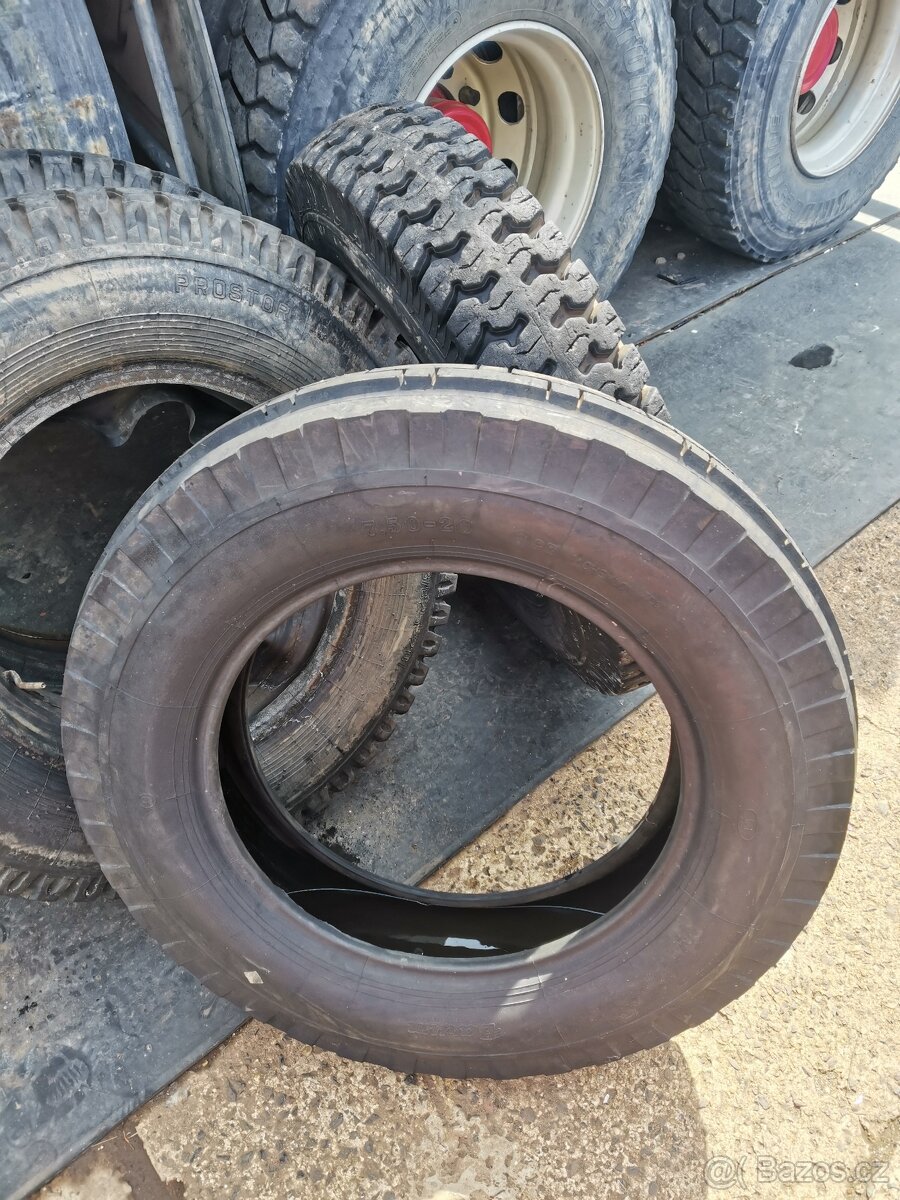 Pneu Zetor