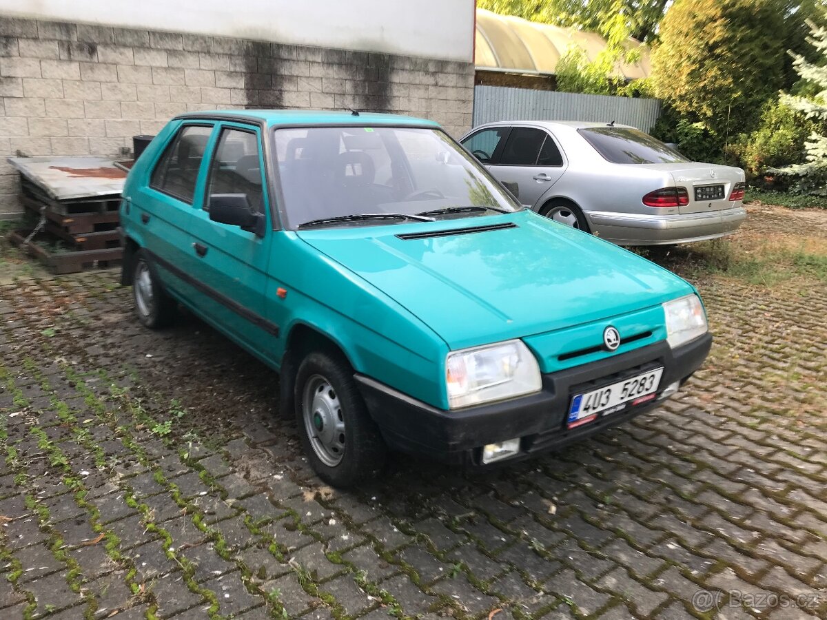 Prodám Škoda Favorit 135 LX rok 1994 krásný původní stav