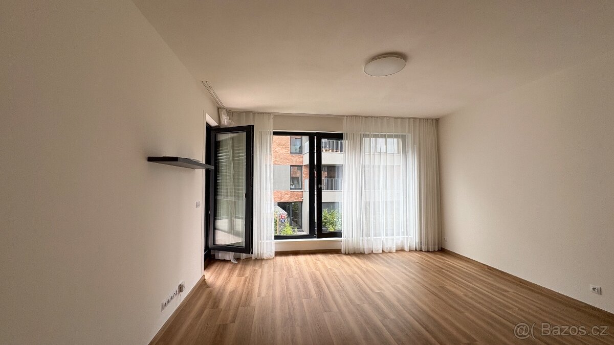 K pronájmu moderní byt 62 m²