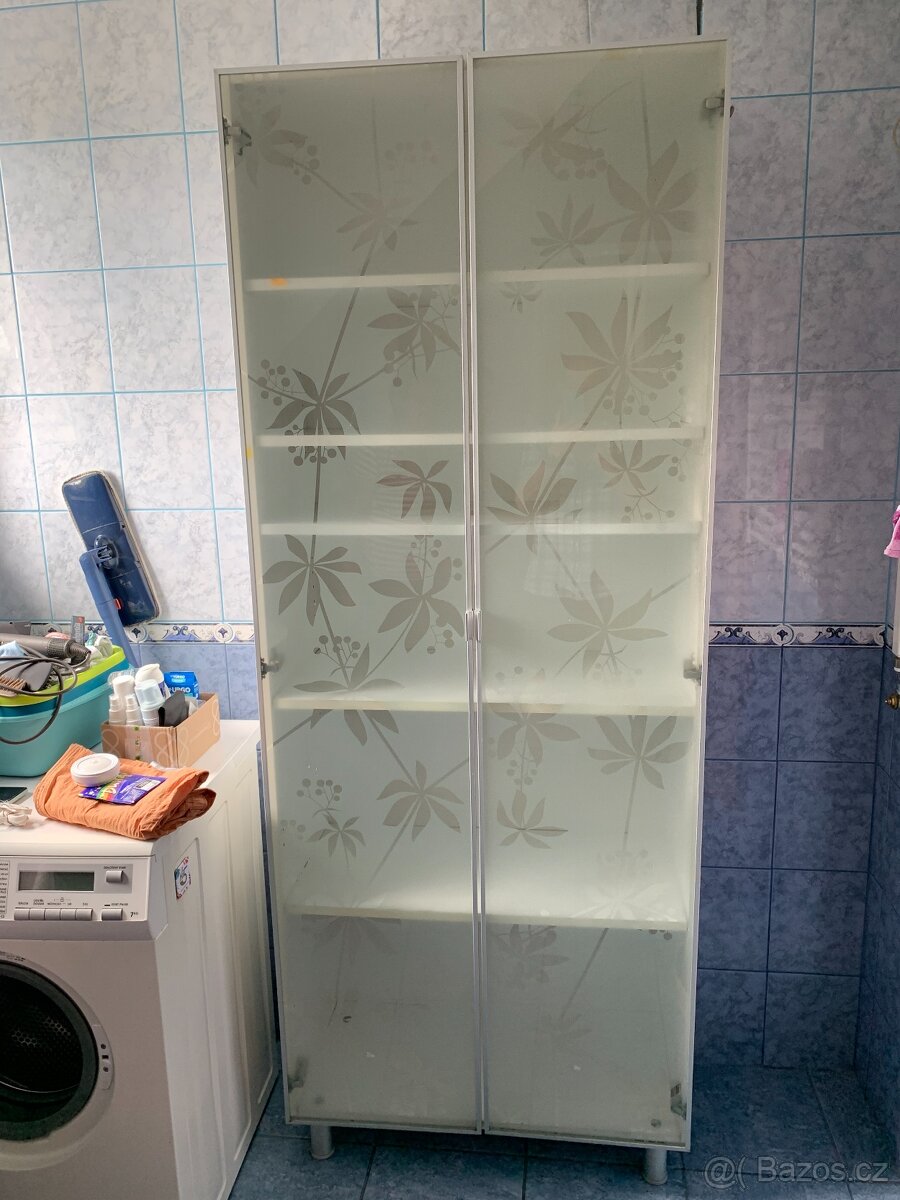 skříň IKEA