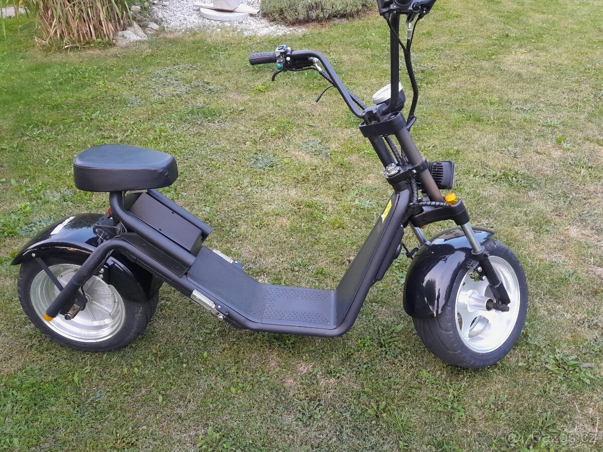 Elektrokoloběžka Nitro Scooters Futura 2000