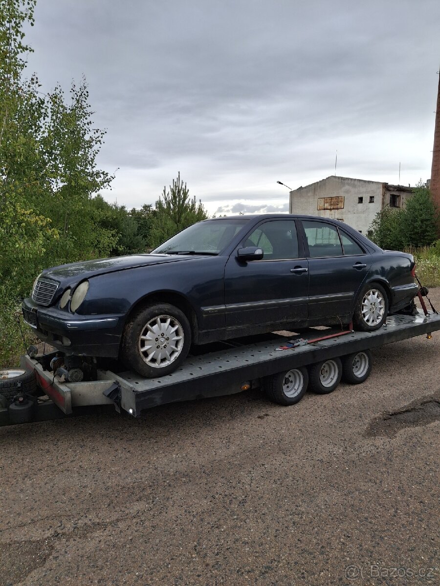 Prodám kastli s doklady mercedes benz w210 270cdi