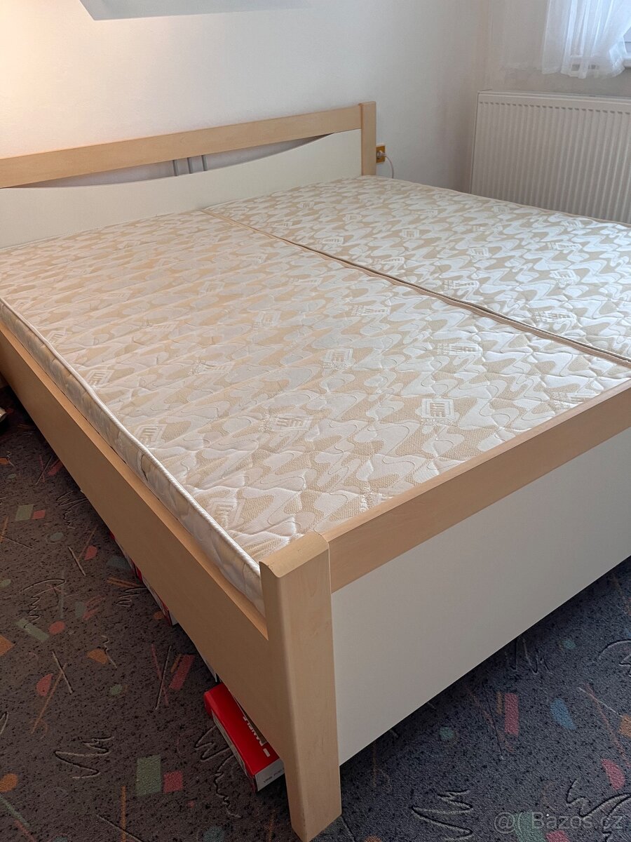Postel 180x200 s nočními stolky