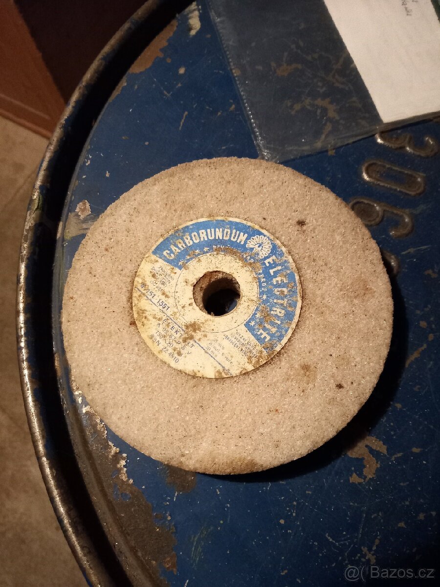 Brusný kotouč CARBORUNDUM 150x20x20mm.