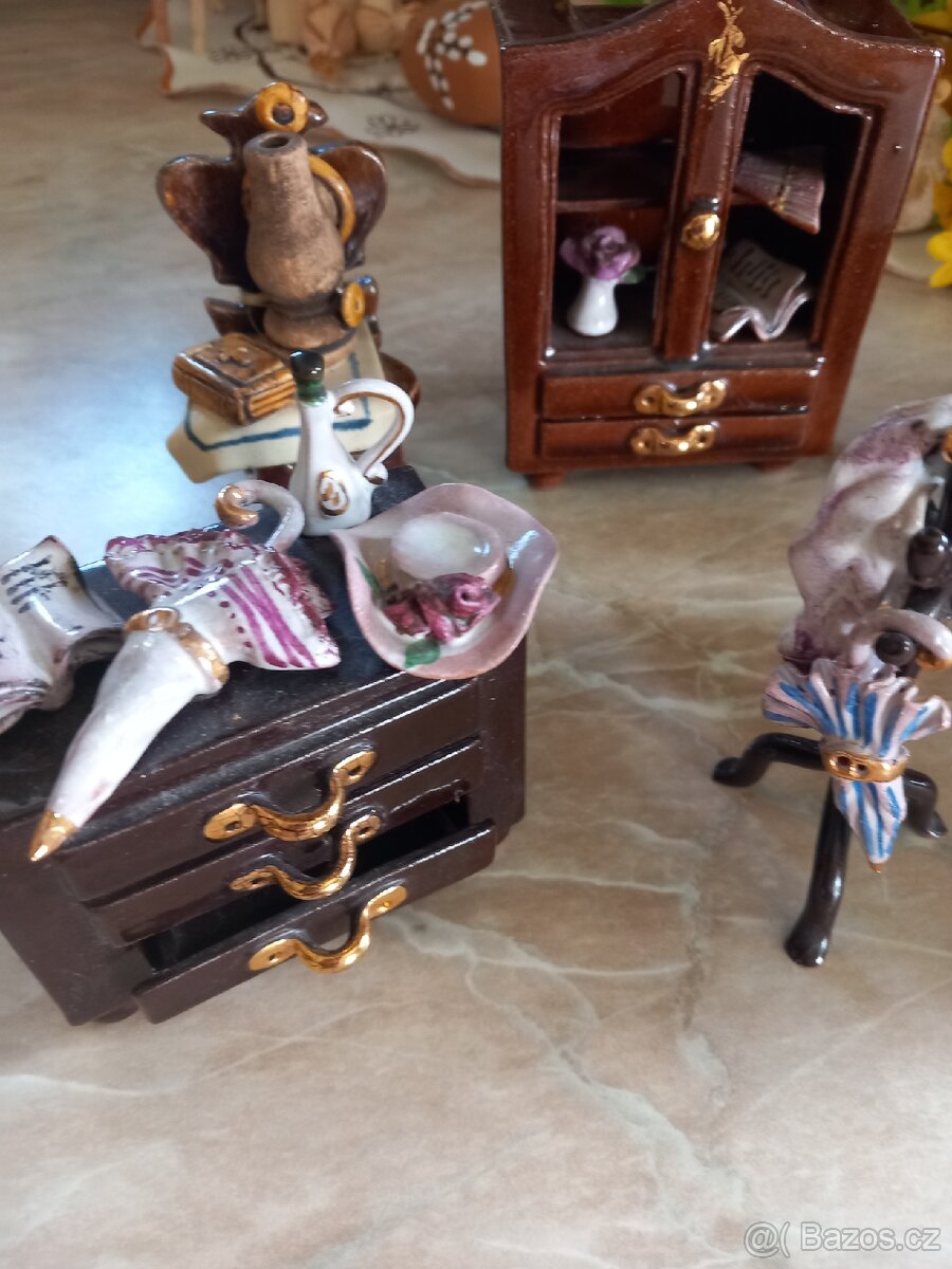 Keramicka dekorace mini nábytek