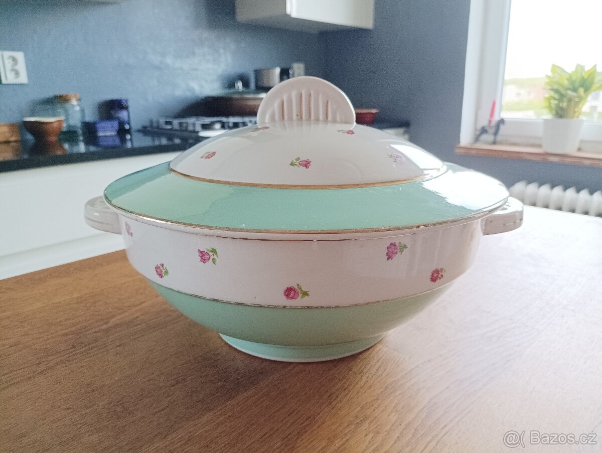 VELKÁ PORCELÁNOVÁ TERINA HÁZENKA FRANCIE