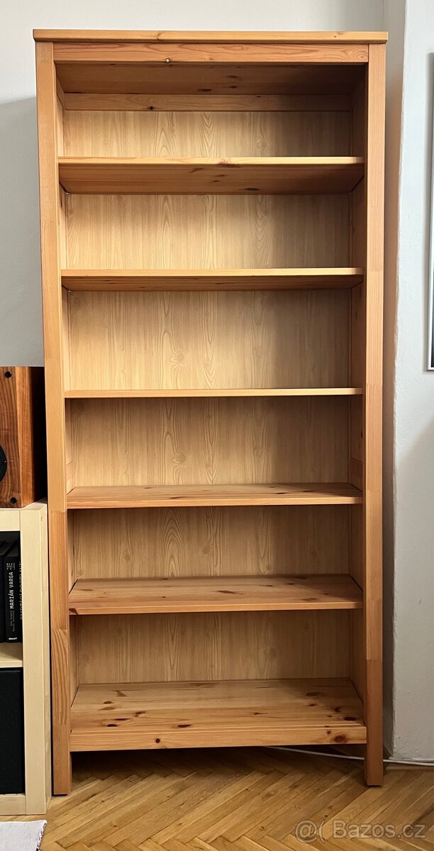 Knihovna Hemnes Ikea