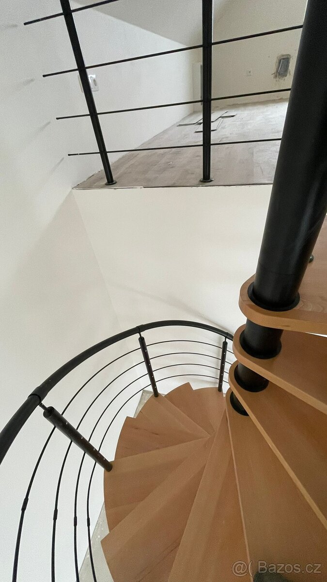 Nové montované točité schodiště