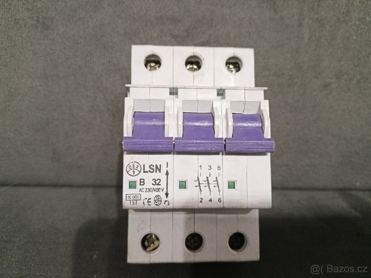 Jističe + zásuvky 380V