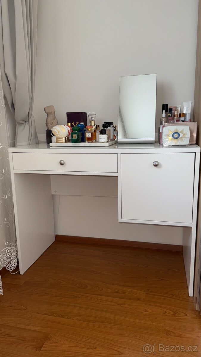 Toaletní stolek SYVDE, IKEA