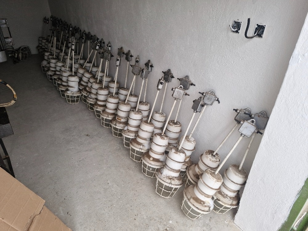 55x stare industrialni halove lampy