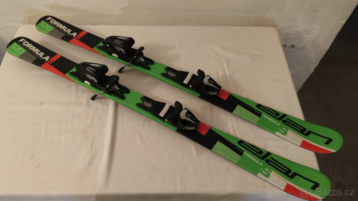 Set dětské lyže a lyžáky