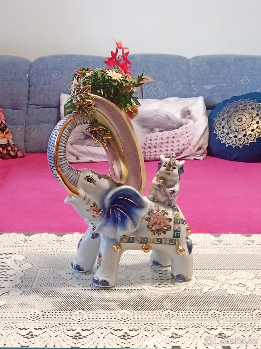 Porcelánový slon