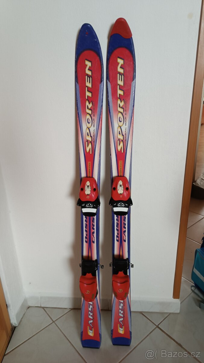 Dětské sjezdové lyže 110 cm, lyžáky vel.35