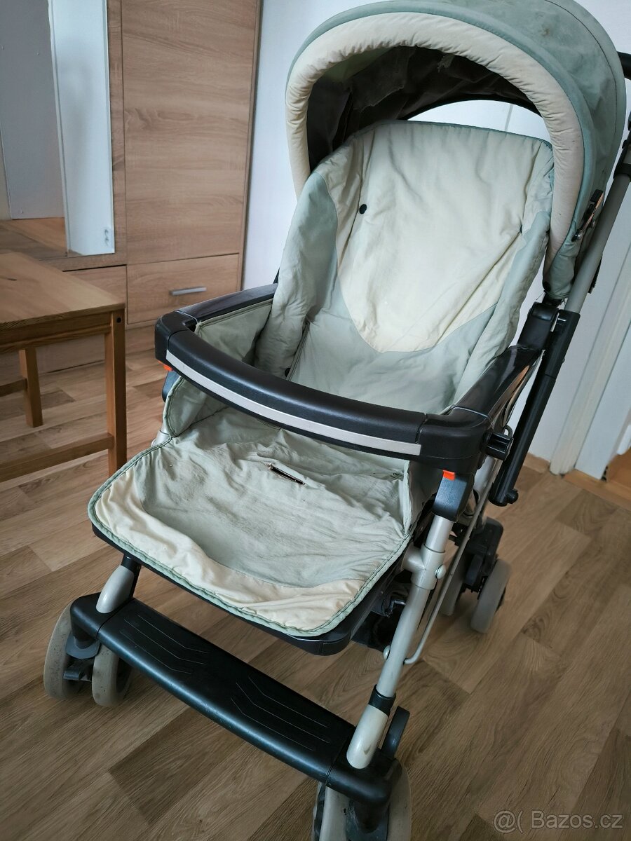 Dětský kočárek - skládací