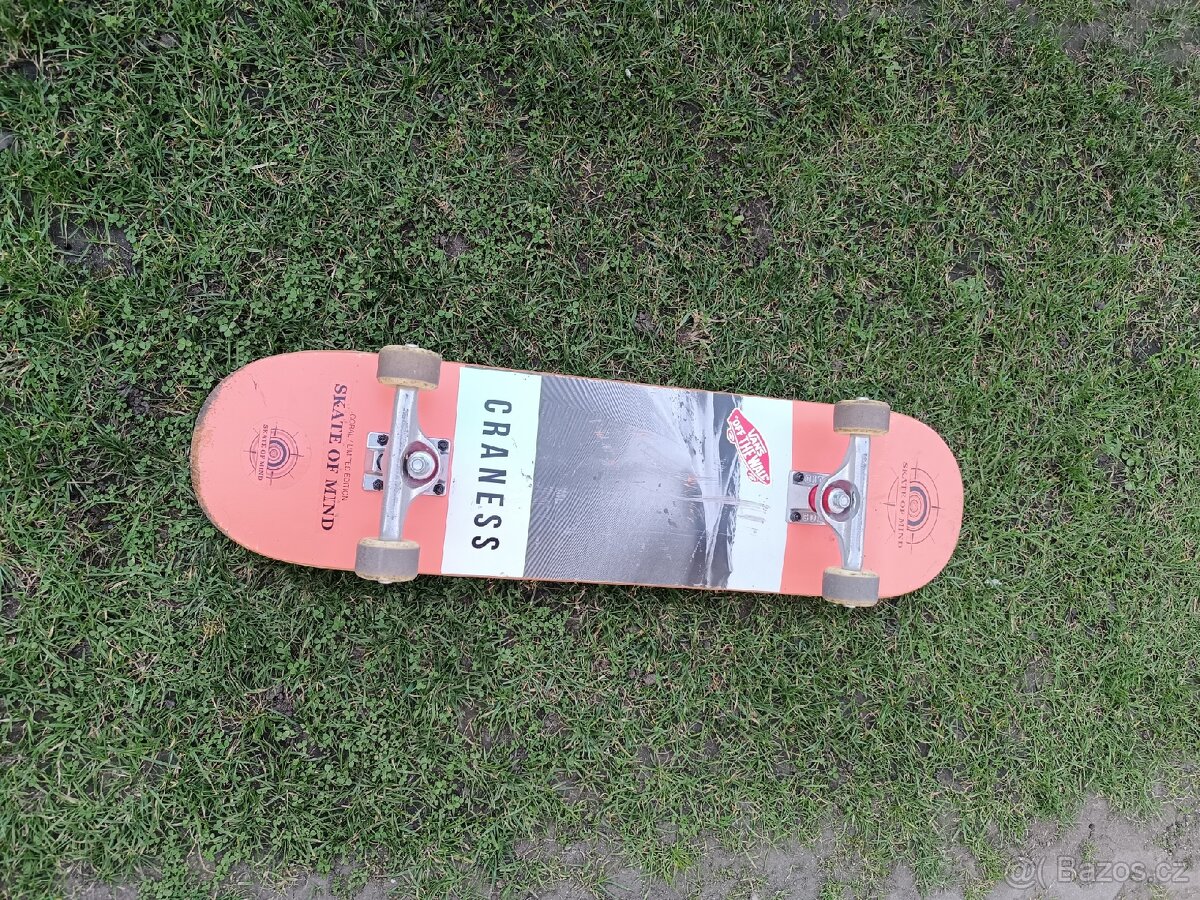 Skateboard craness