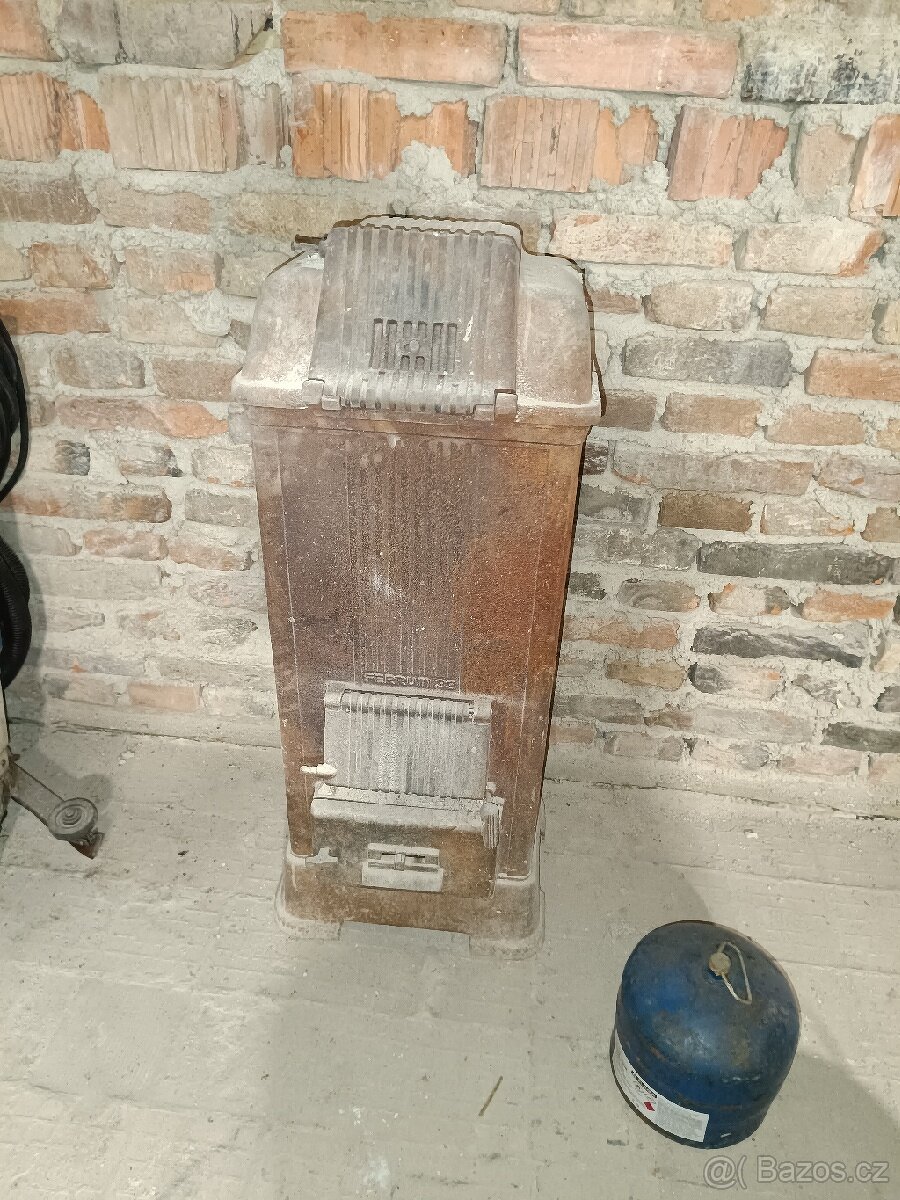 Školní kamna stáložárky Ferrum 33