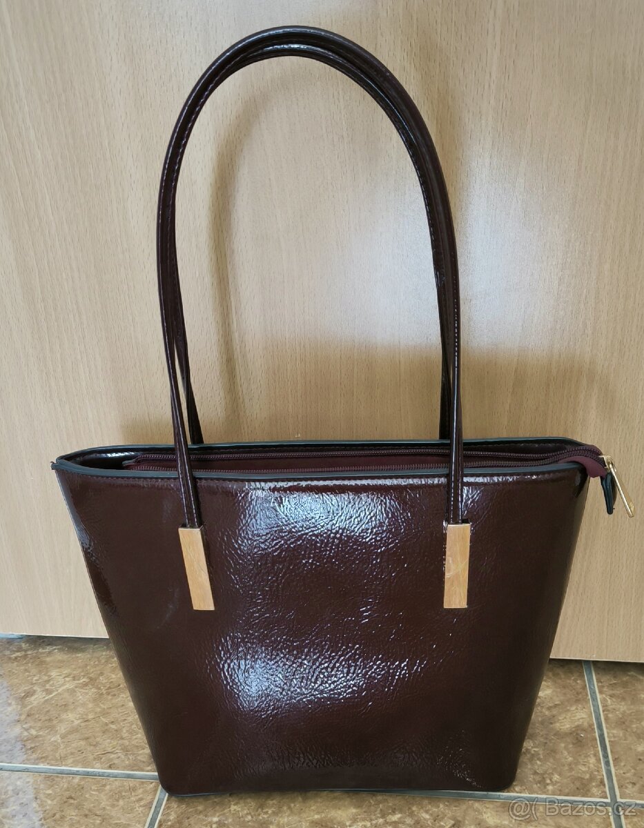 Lakovaná kabelka přes rameno Paolo Bags