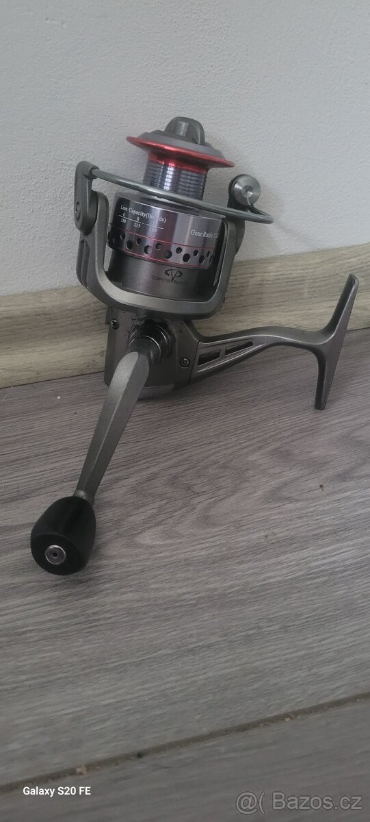 Přívlačový naviják Giants fishing.